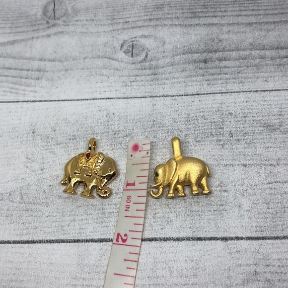 Bundle lot 2 gold tone elephant pendants vintage and modern - Picture 4 of 5